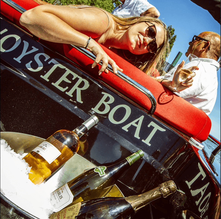 Oyster Boat durant une dégustation Oyster Boat durant une dégustation